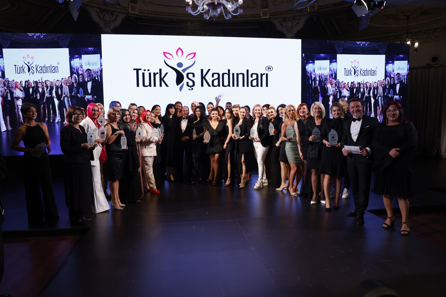 Girişimci İş Kadınları, Türk İş Kadınları Plaket Töreninde Buluştu 1